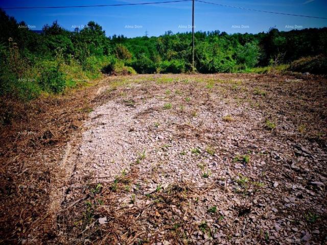 Građevinsko zemljište Prodaje se građevinski teren, Kršan, 761 m2 sa građevinskom dozvolom