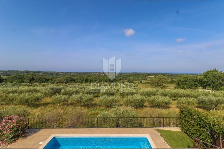 Umag, Freistehendes Haus mit Pool und Meerblick!