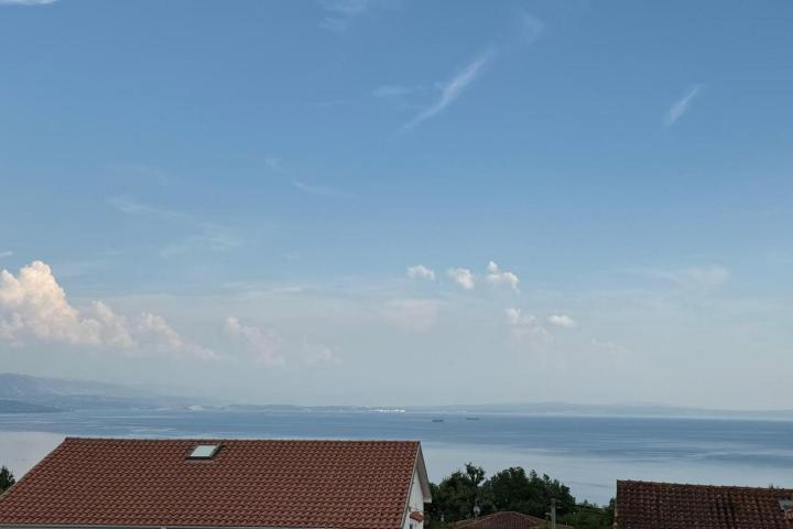 Opatija, Pobri, troetažni stan u novogradnji 269, 38m2