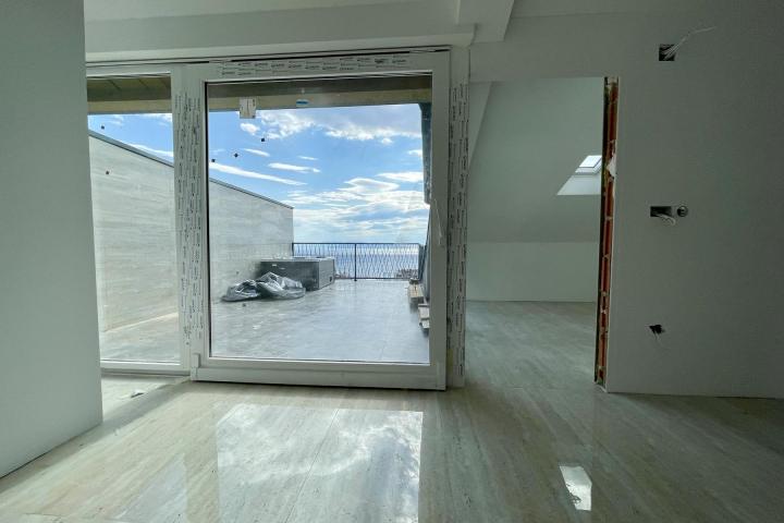 Rijeka, Banderovo, luksuzan penthouse NKP 185 m2