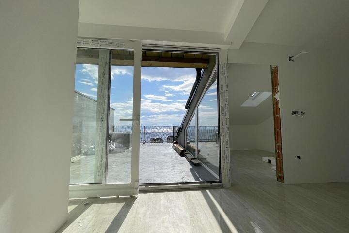 Rijeka, Banderovo, luksuzan penthouse NKP 185 m2