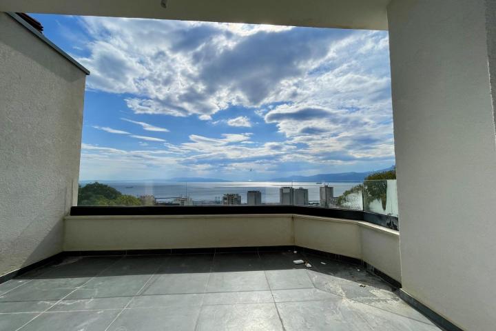 Rijeka, Banderovo, luksuzan penthouse NKP 185 m2