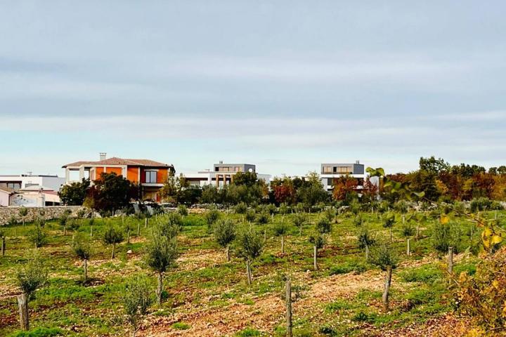 Istra, Vodnjan, građevinsko zemljište 2918m2 na odličnoj lokaciji s pogledom na more