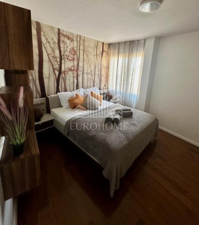 Flat Branimirova Obala, Zadar, 93m2