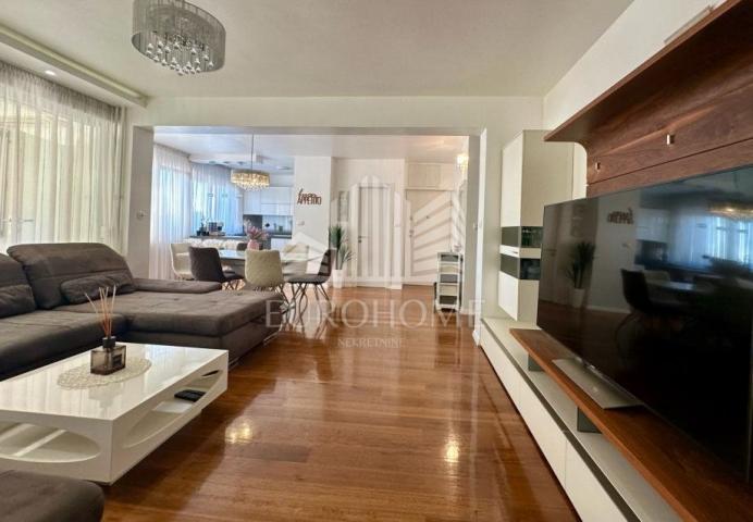 Flat Branimirova Obala, Zadar, 93m2