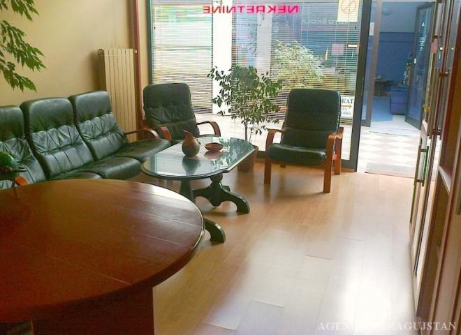 Izdavanje, Lokal, 22. 00m2 , Centar