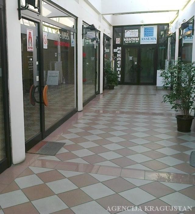 Izdavanje, Lokal, 22. 00m2 , Centar