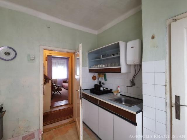 Izdavanje, Stan, 52. 00m2 , Centar