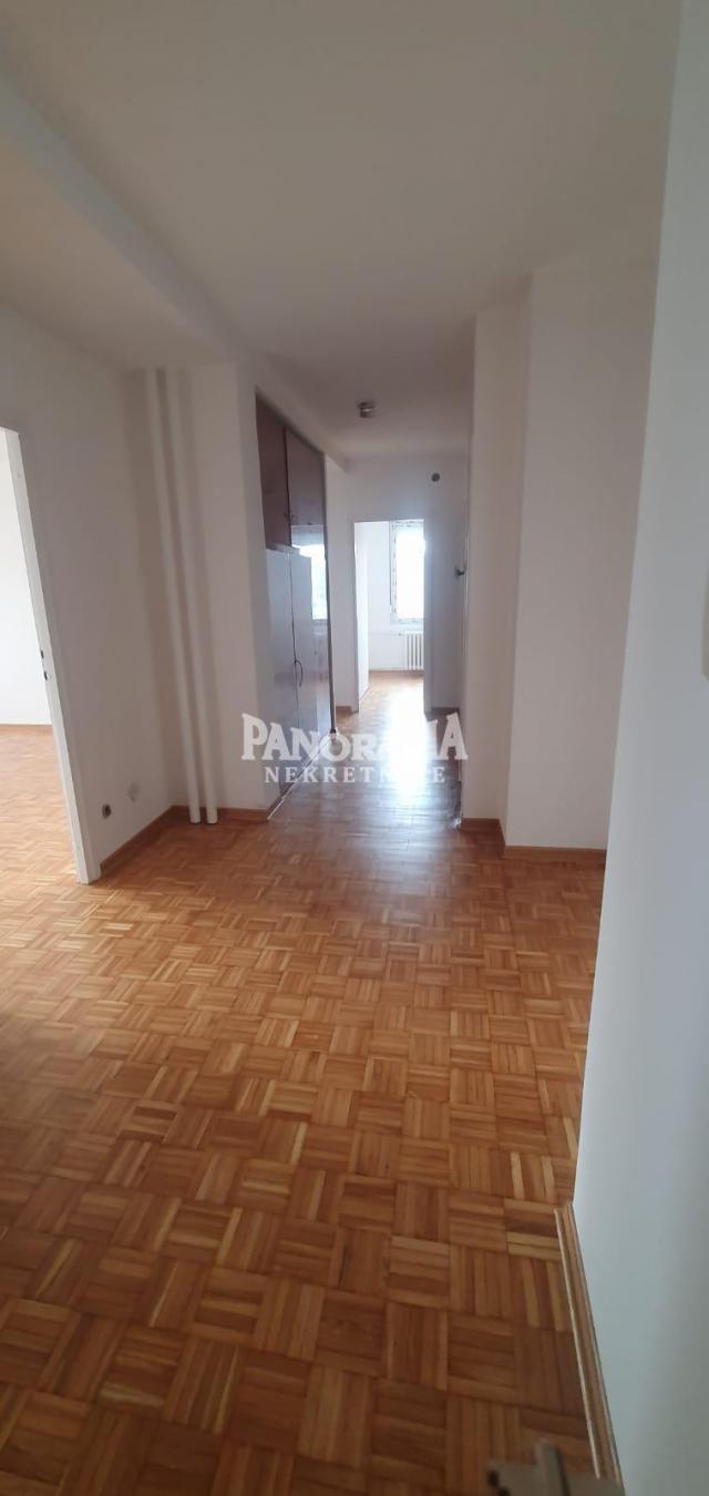 Novi Beograd-Blok 30, 4. 0, 92m2, uknjižen ID#3142