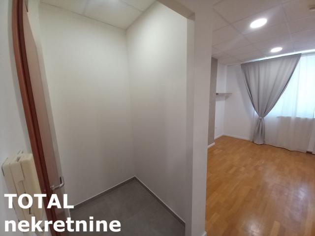 0. 5 Garsonjera NOVI SAD, 82350€