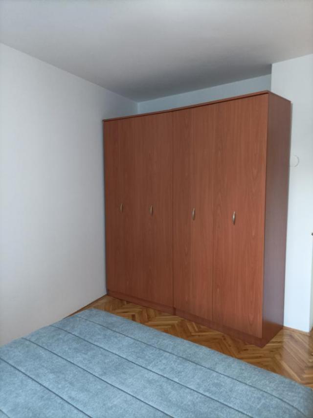 2, 5 soban  stan sa lođom, 55m2, Grbavica, Gogoljeva