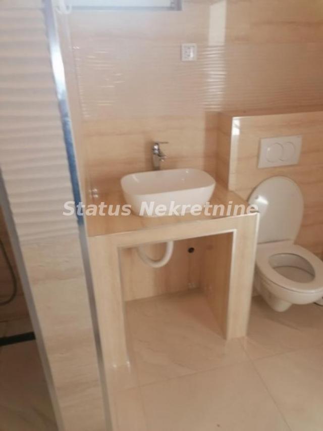 Novi Futog-Prazna Garsonjera 45 m2 na Spratu-Zakupnina 280e-potreban je Depozit-065/385 8880