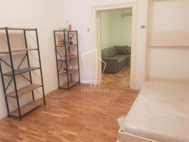 Savski venac,  Manasijeva, mereno 40m2 ID#8802