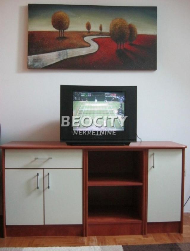 Novi Sad, Centar, Kosovska, 0. 5, 27m2, 300EUR