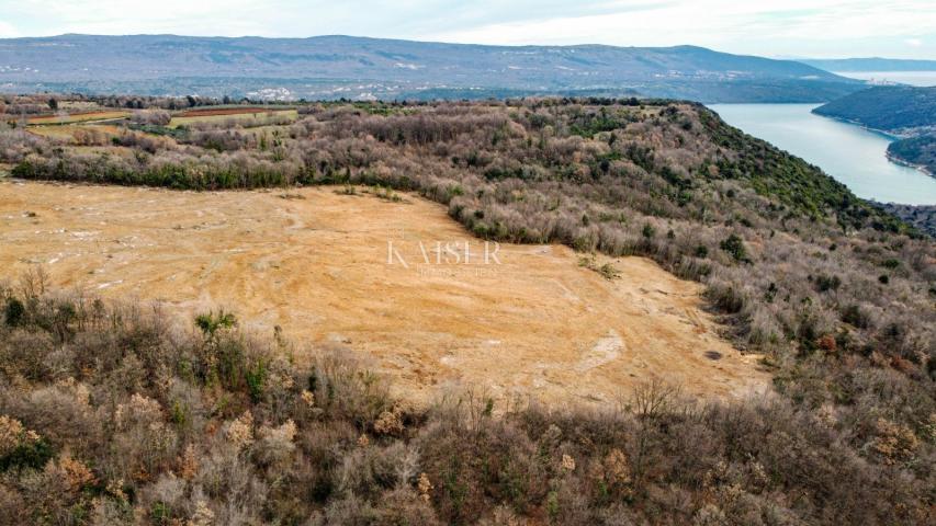 Rakalj - zemljište za izgradnju 50 vila, 45 000 m2