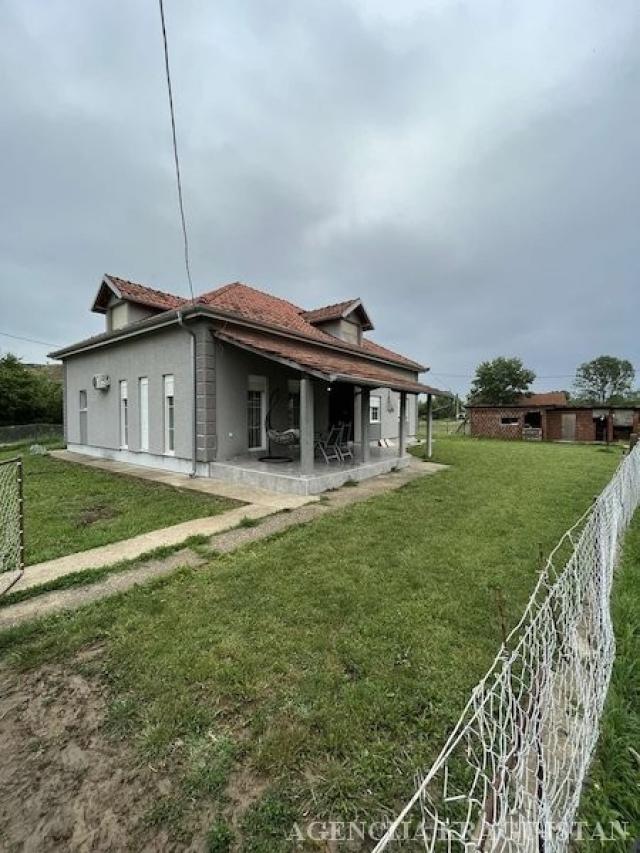 Prodaja, Kuća, 230. 00m2 , Kragujevac