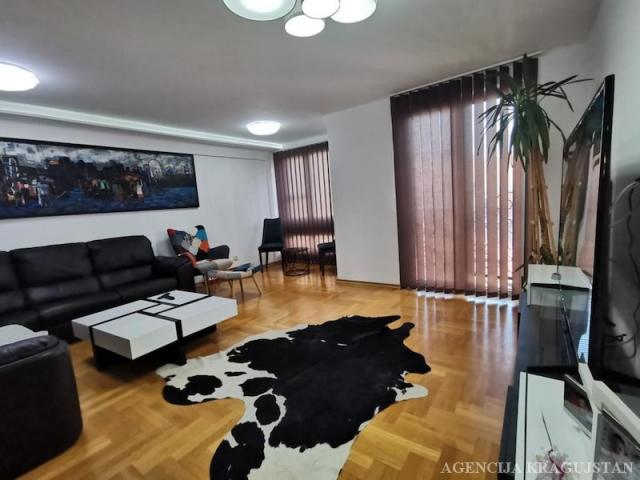 Prodaja, Stan, 116. 00m2 , Centar