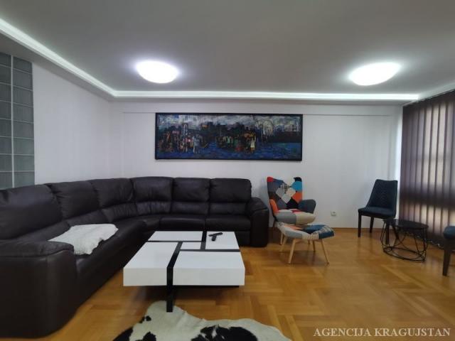 Prodaja, Stan, 116. 00m2 , Centar