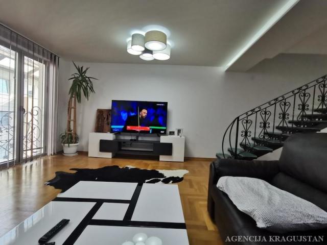 Prodaja, Stan, 116. 00m2 , Centar