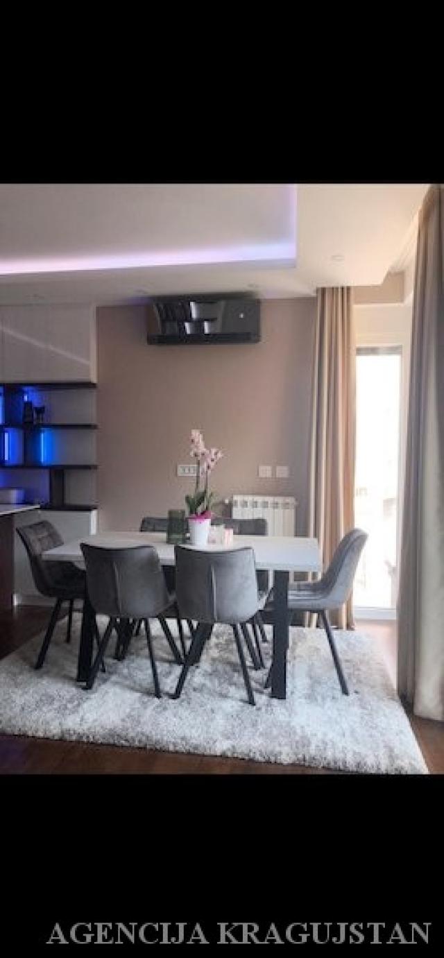 Prodaja, Stan, 80. 00m2 , Centar