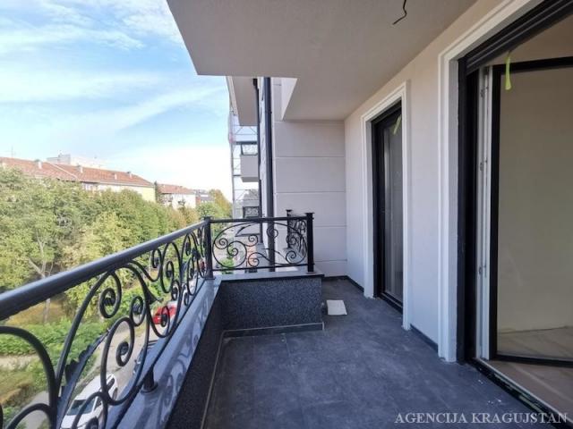 Prodaja, Stan, 77. 00m2 , Centar