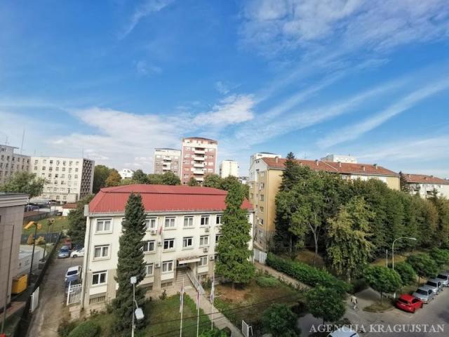 Prodaja, Stan, 77. 00m2 , Centar