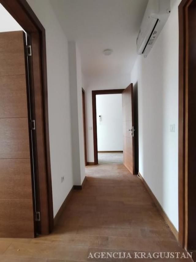 Prodaja, Stan, 72. 00m2 , Centar