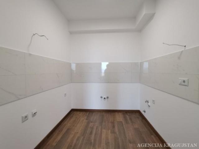 Prodaja, Stan, 72. 00m2 , Centar