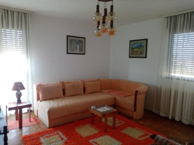 ZEMUN PRVOMAJSKA 58m2 , T , 500e