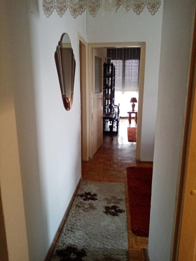 ZEMUN PRVOMAJSKA 58m2 , T , 500e