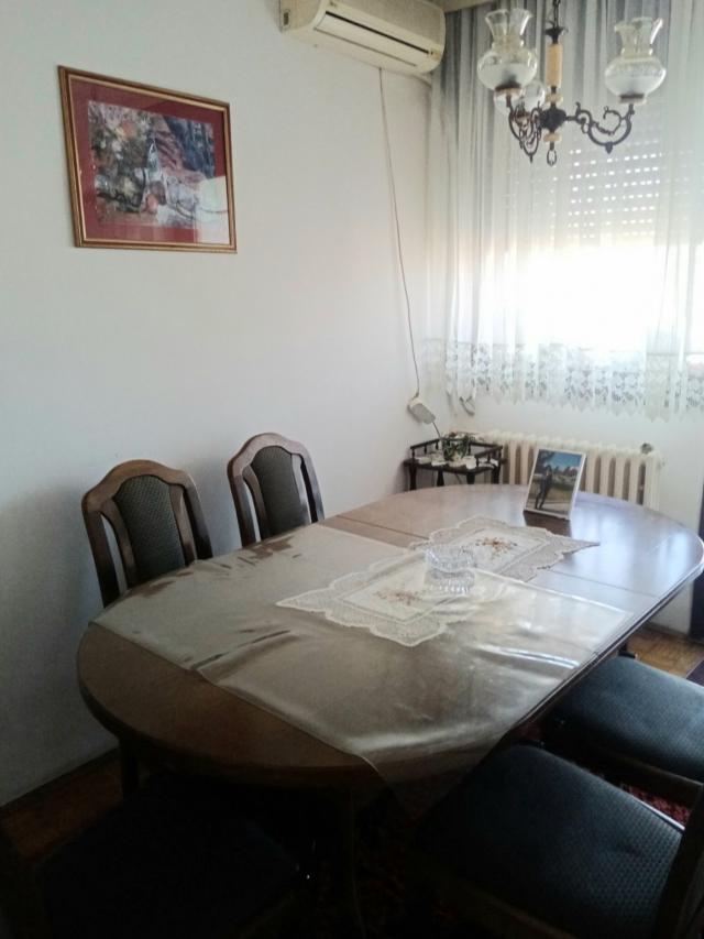 ZEMUN PRVOMAJSKA 58m2 , T , 500e