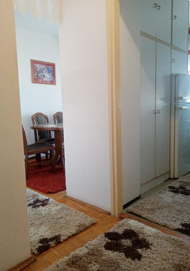 ZEMUN PRVOMAJSKA 58m2 , T , 500e