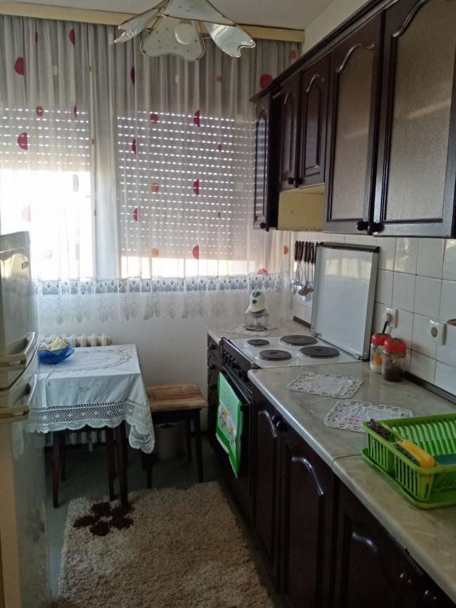 ZEMUN PRVOMAJSKA 58m2 , T , 500e