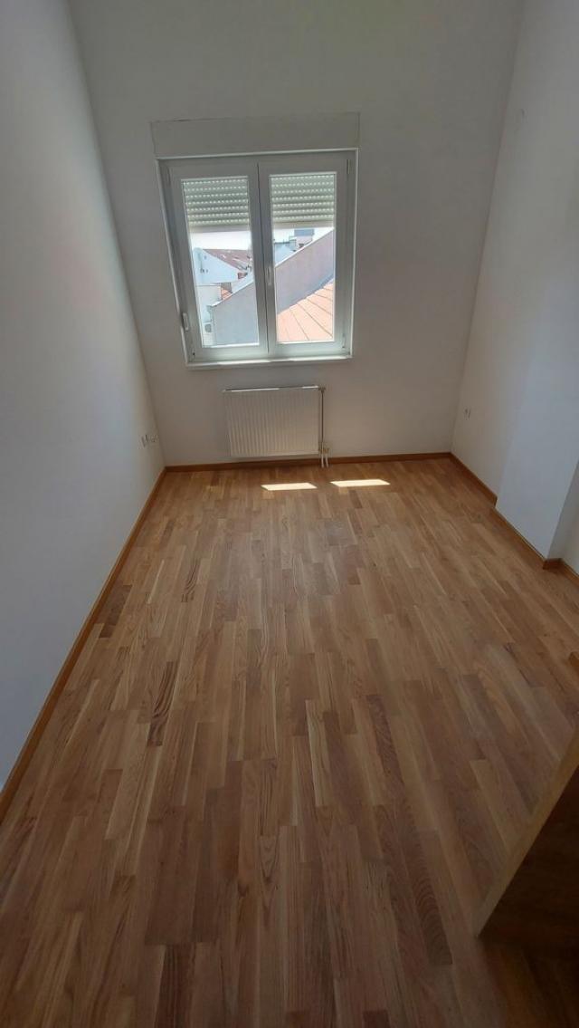 4 Četvorosoban stan NOVI SAD, 190550€