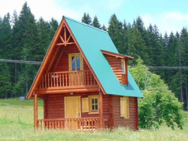 Cottage for sale in Žabljak of 35 m2 on a plot of 400 m2, with a beautiful view of Durmitor