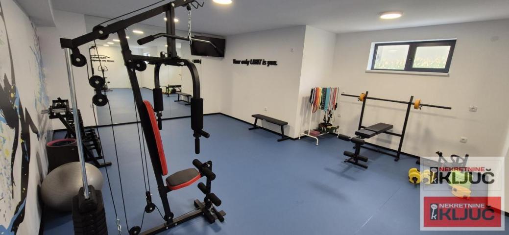 NOVO NASELJE, 130 m2, LUX, Četvorosoban sa pdv, Garaža, Ostava, Fitnes