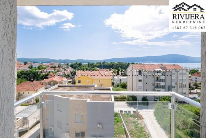 Na prodaju prostran penthouse Tivat