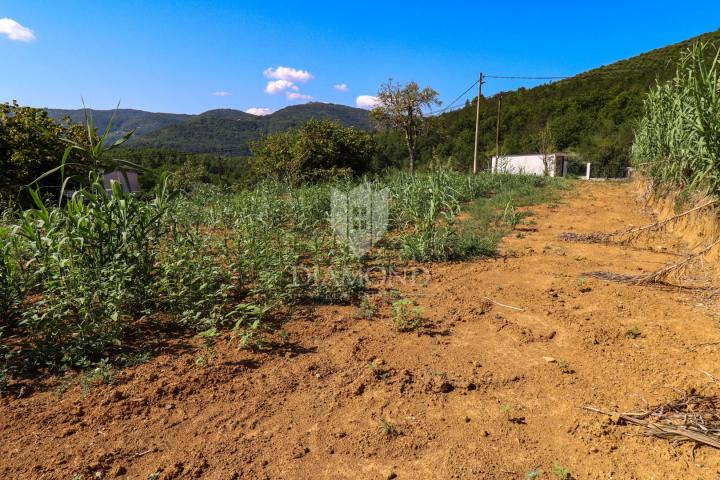 Grundstück Motovun, 800m2