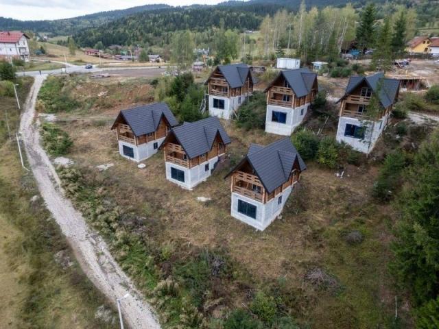 Prodaje se 5 vikendica površine 702 m2, Zlatar, Nova Varoš