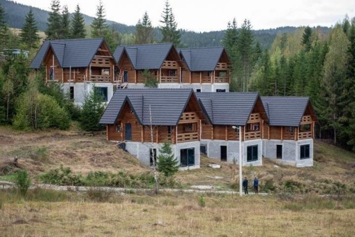 Prodaje se 5 vikendica površine 702 m2, Zlatar, Nova Varoš