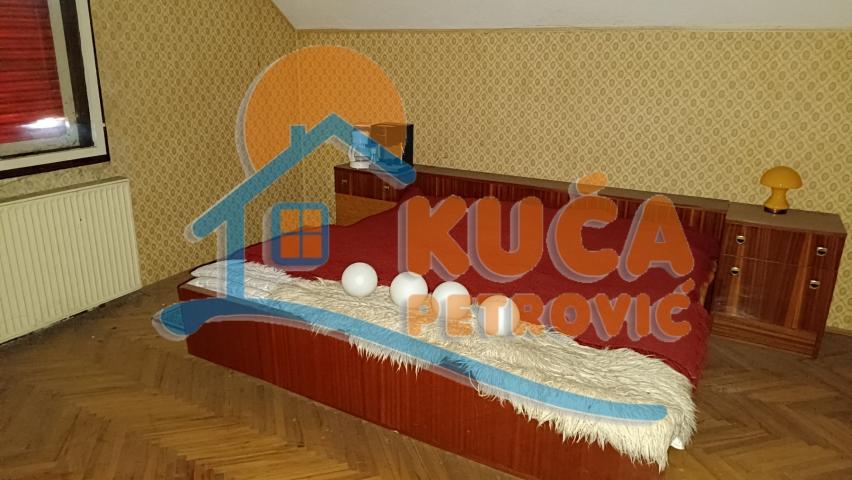 Kuća 268m2, Vlasotince, plac 4. 24a