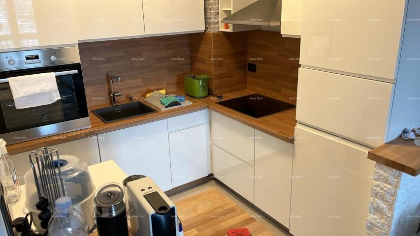 Apartment Selling a modern, beautifully decorated and renovated apartment, Fažana!