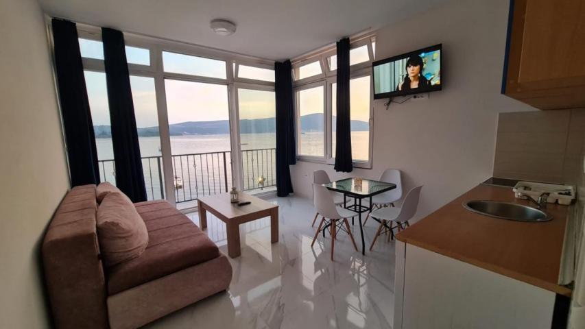 For rent: One-bedroom apartment, first line to the sea, Tivat, Belani