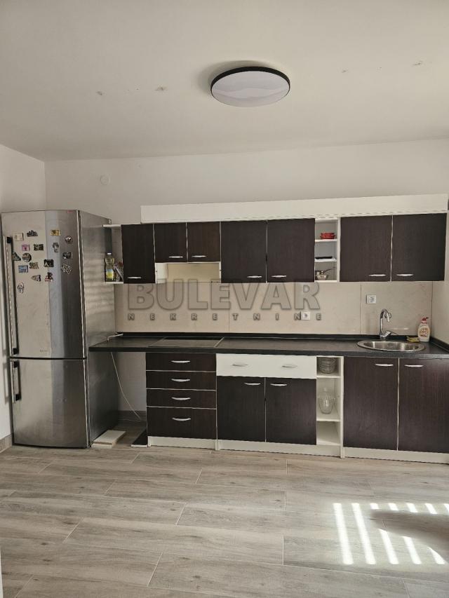 Izdavanje, lux  stan - apartman u   Kragujevcu, naselje Šumarice – površina 132 m2