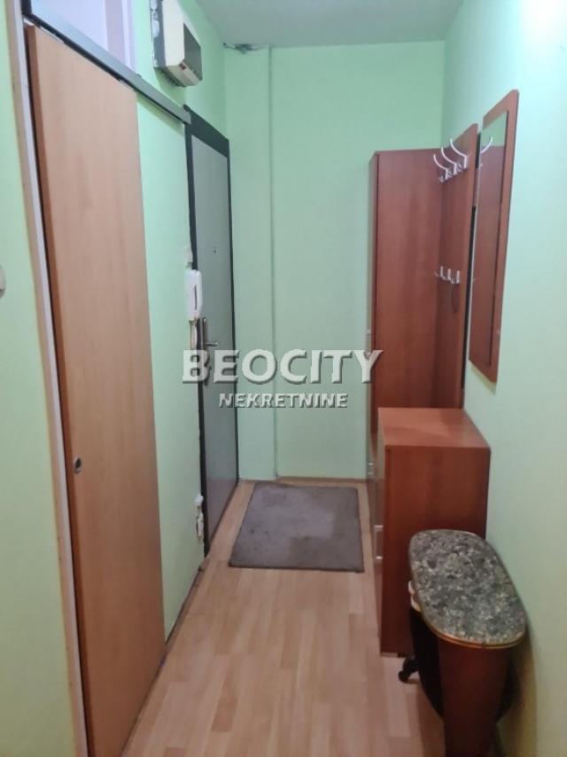 Novi Sad, Liman 1, Milke Grgurove, 1. 5, 40m2, 400EUR