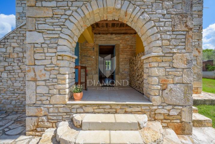 Poreč, surroundings, autochthonous Istrian stone house in a quiet place