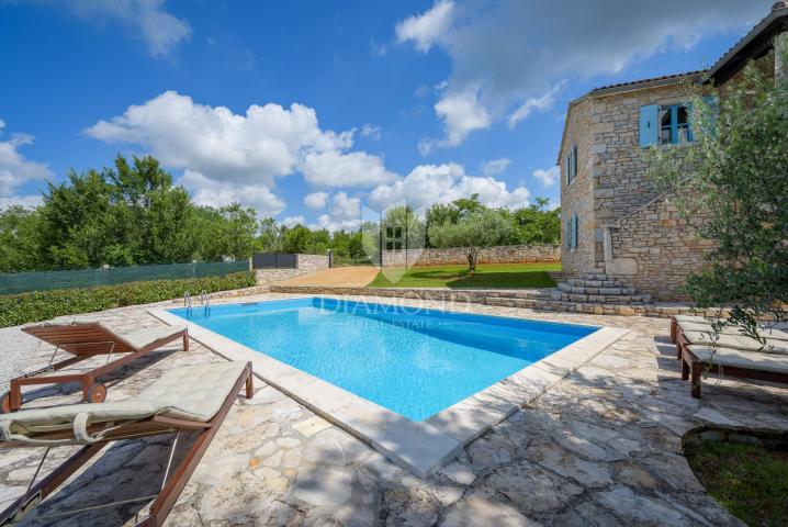 Poreč, surroundings, autochthonous Istrian stone house in a quiet place