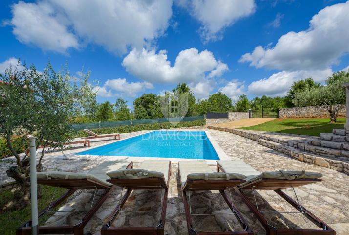 Poreč, surroundings, autochthonous Istrian stone house in a quiet place