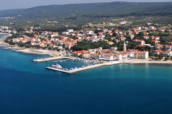 Turanj, Građevinsko zemljište 1655m2, 300m od mora