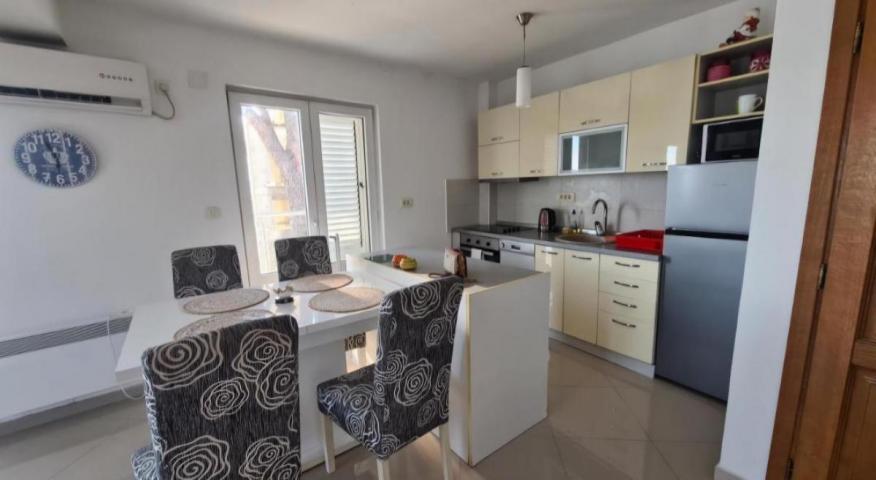 For rent: Two-bedroom apartment with a sea view, Tivat